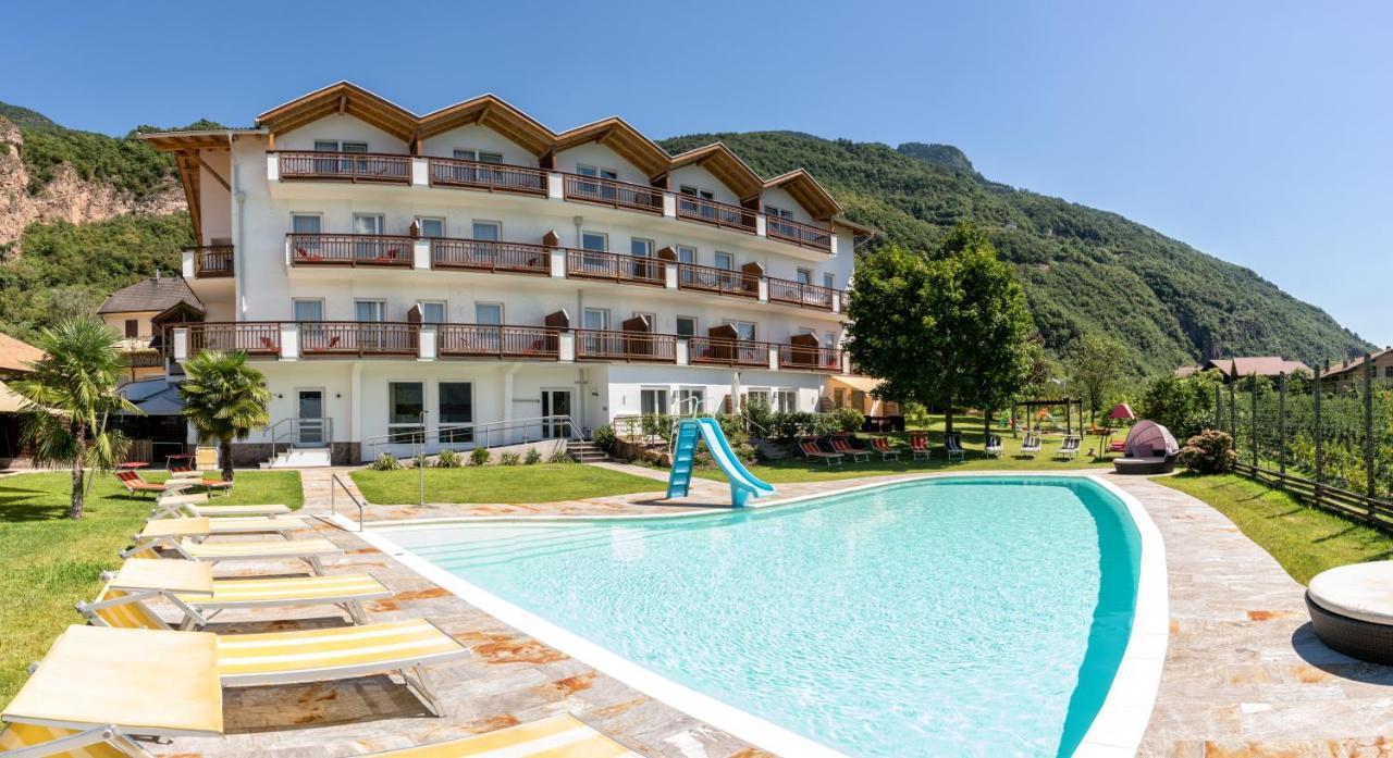 Hotel Garni Gruener Baum ライヴェス エクステリア 写真