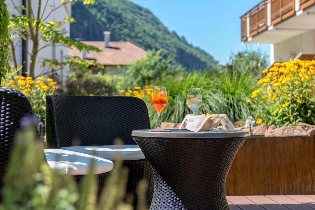 Hotel Garni Gruener Baum ライヴェス エクステリア 写真