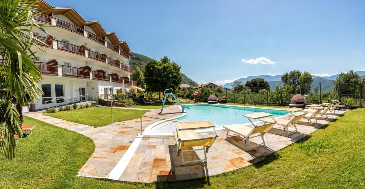 Hotel Garni Gruener Baum ライヴェス エクステリア 写真