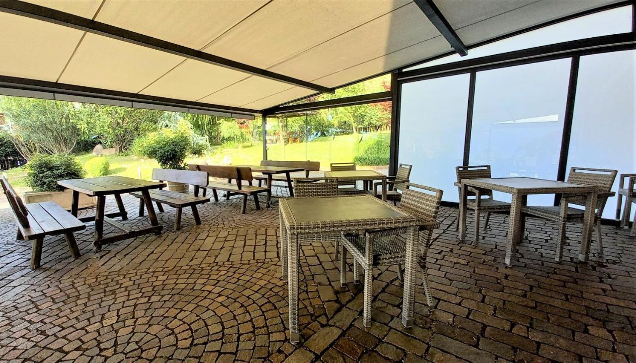 Hotel Garni Gruener Baum ライヴェス エクステリア 写真