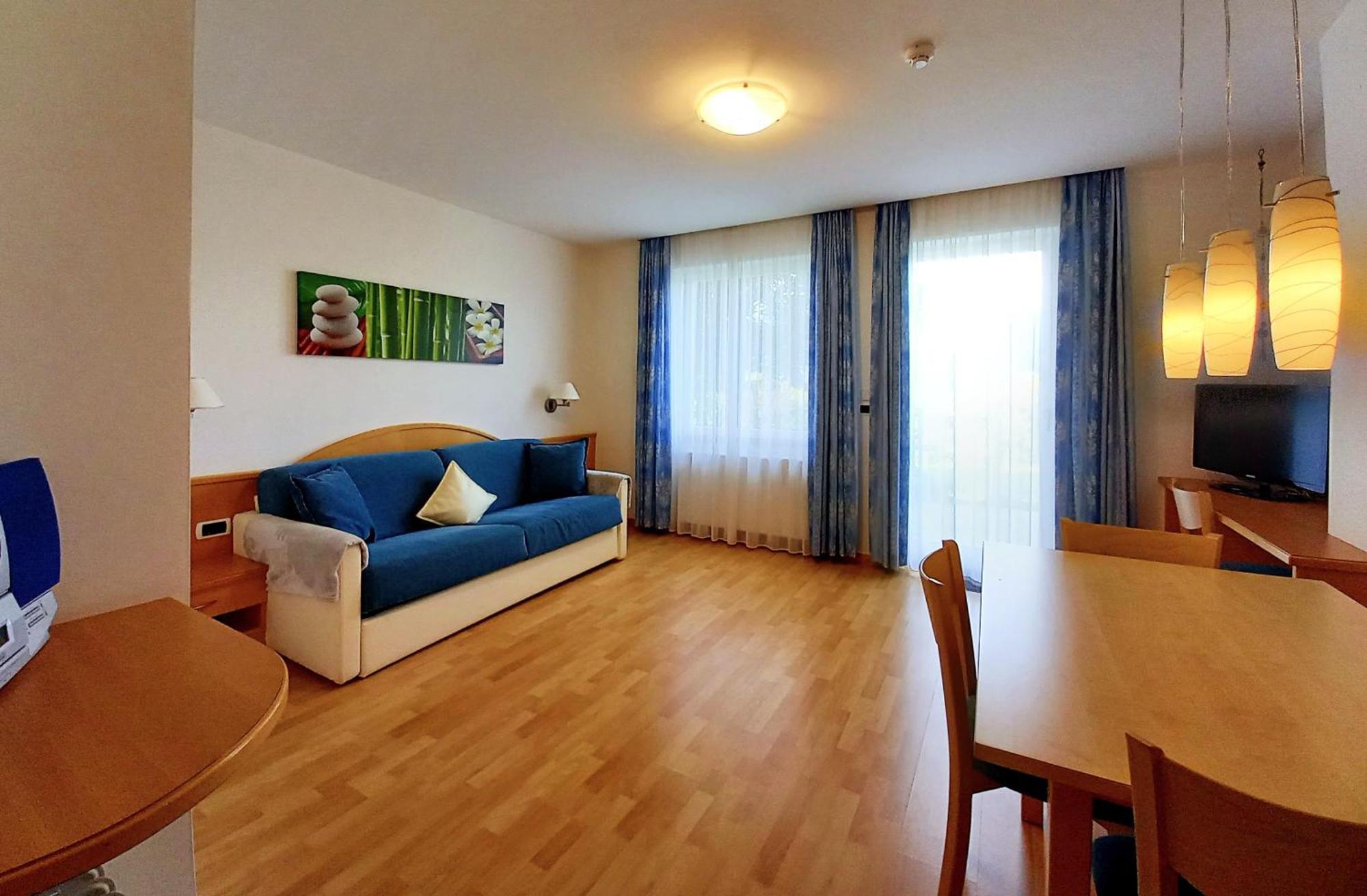 Hotel Garni Gruener Baum ライヴェス エクステリア 写真