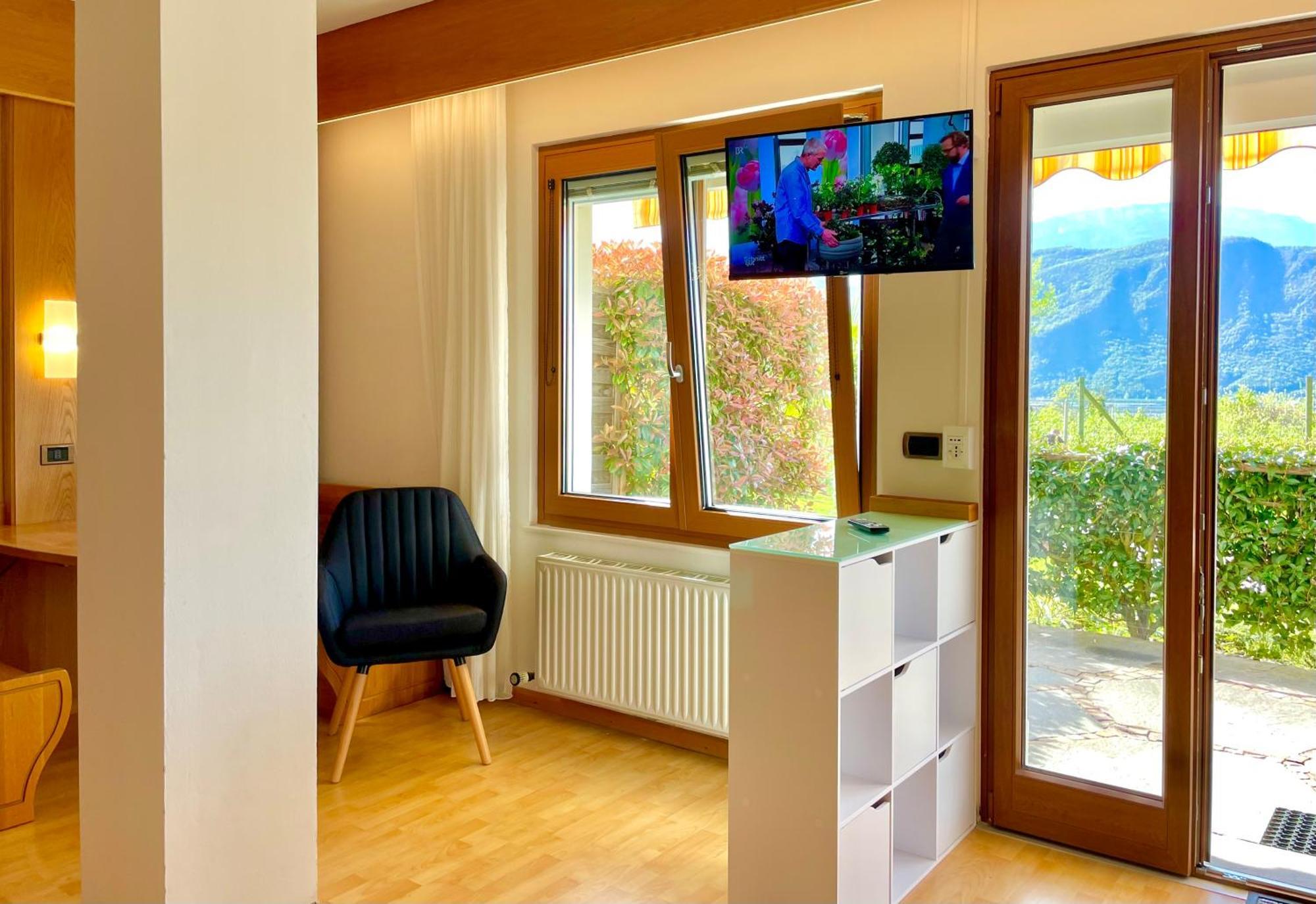 Hotel Garni Gruener Baum ライヴェス エクステリア 写真