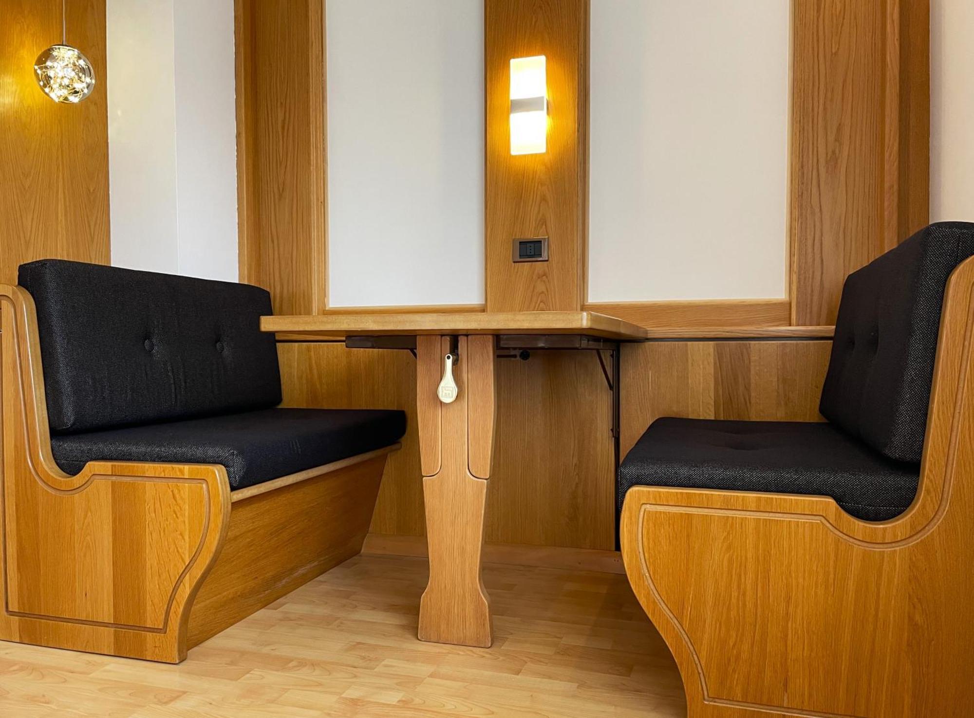 Hotel Garni Gruener Baum ライヴェス エクステリア 写真