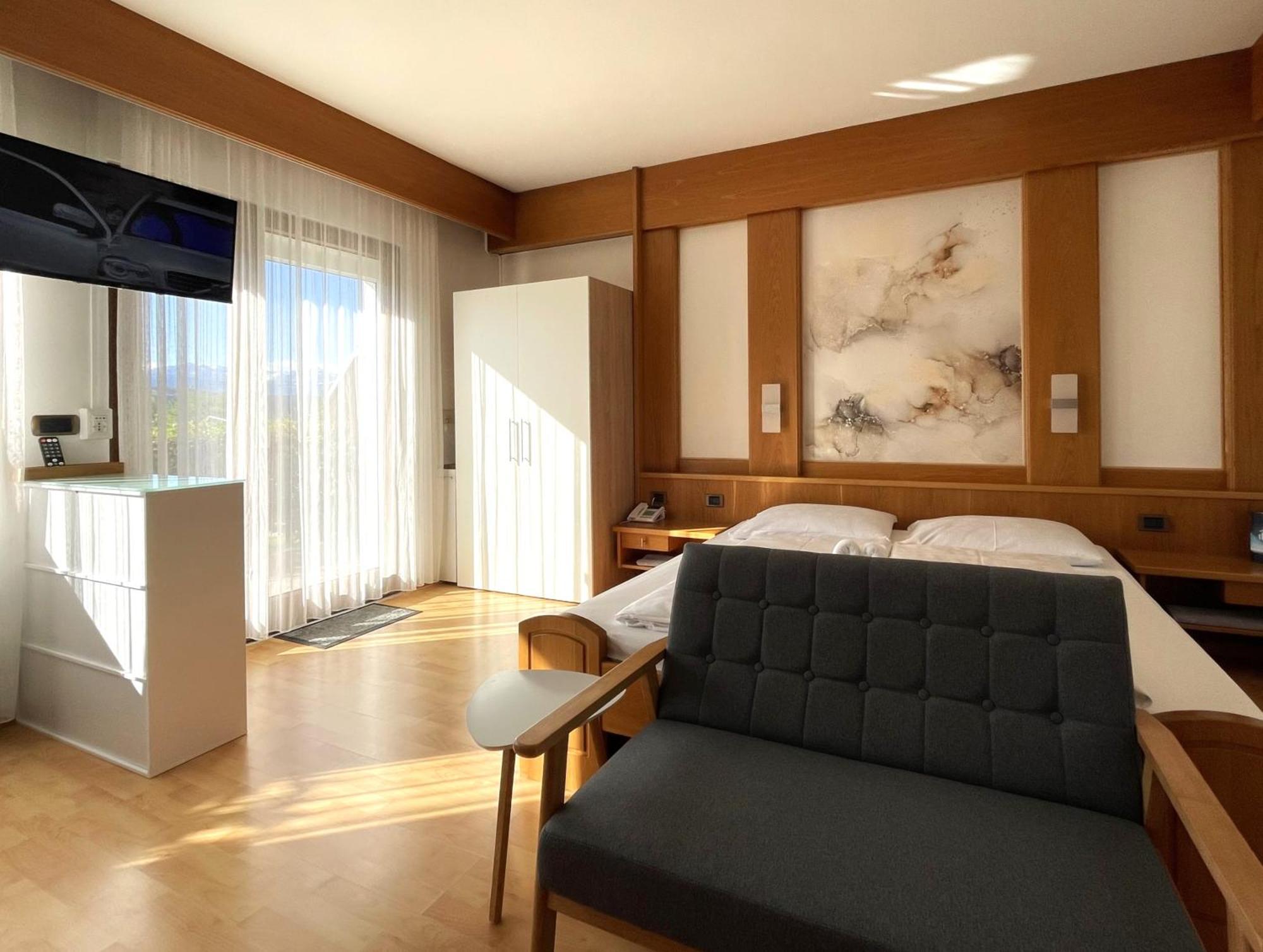 Hotel Garni Gruener Baum ライヴェス 部屋 写真