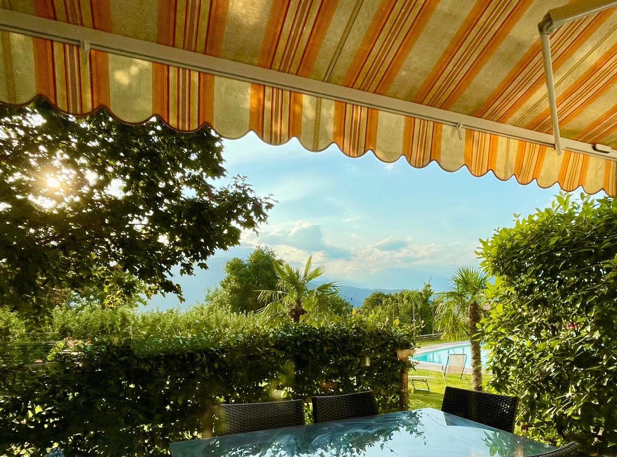 Hotel Garni Gruener Baum ライヴェス エクステリア 写真